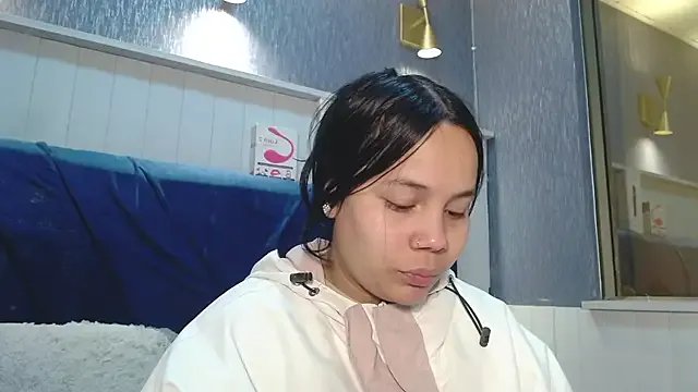 Freechat EmilyQueen3x on StripChat