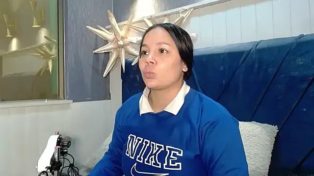 Freechat EmilyQueen3x on StripChat