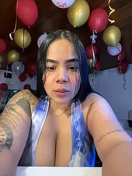 Freechat EmilyQueen3x on StripChat