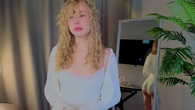 Freechat emilyshepar_d on StripChat