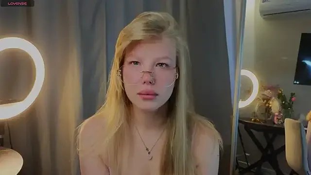 Freechat emilyshepar_d on StripChat