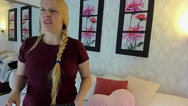 EmilySumer on StripChat