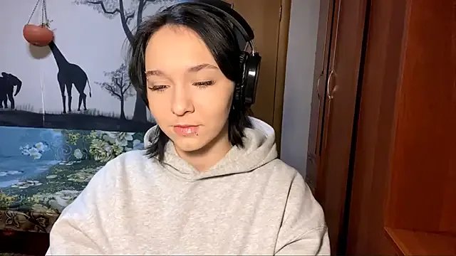 EmilyVeiro on StripChat