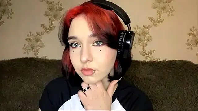 EmilyVeiro on StripChat