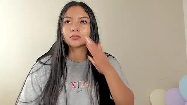 emma_980 on StripChat