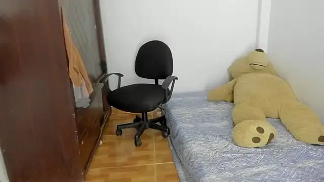 Emma_lean on StripChat