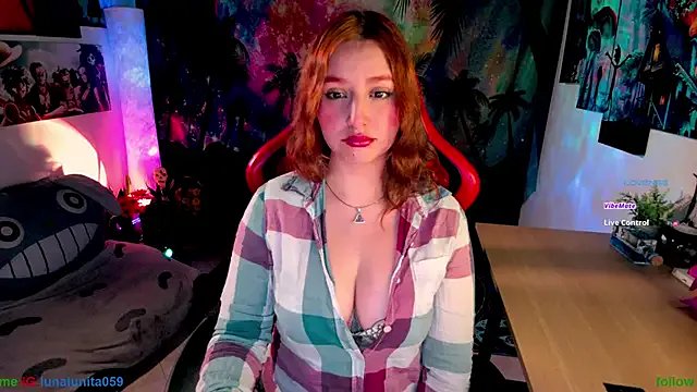 emma_luna59 on StripChat