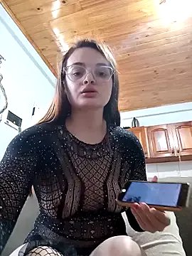 Emmacut on StripChat