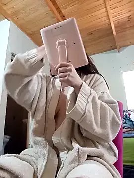 Emmacut on StripChat