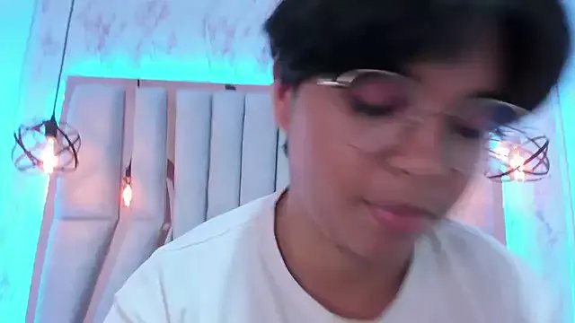 Emmapark_ on StripChat