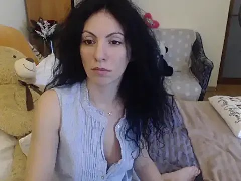 Emmatoo — show ass