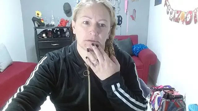 emperabigbootybigass on StripChat