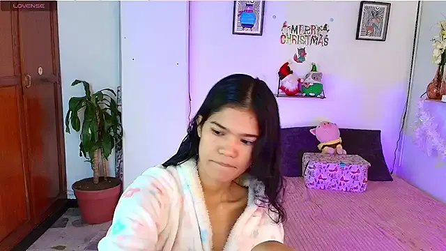 Freechat emycarver09 on StripChat