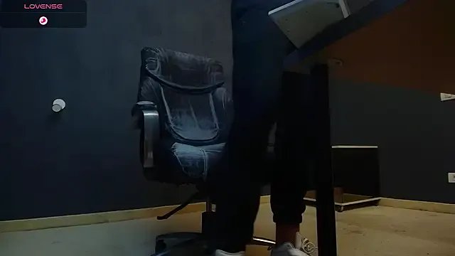 EnzoRace on StripChat