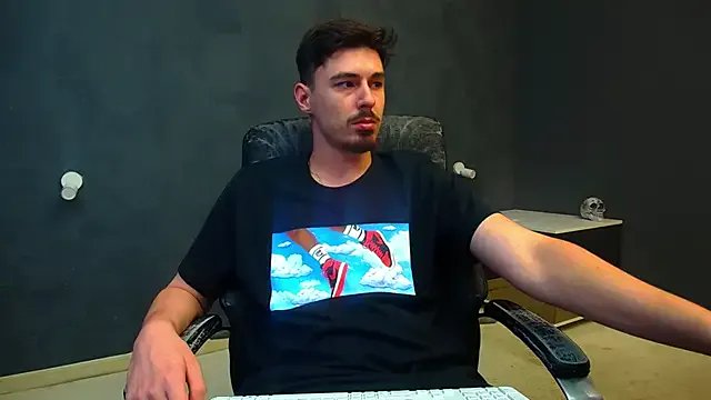 EnzoRace on StripChat