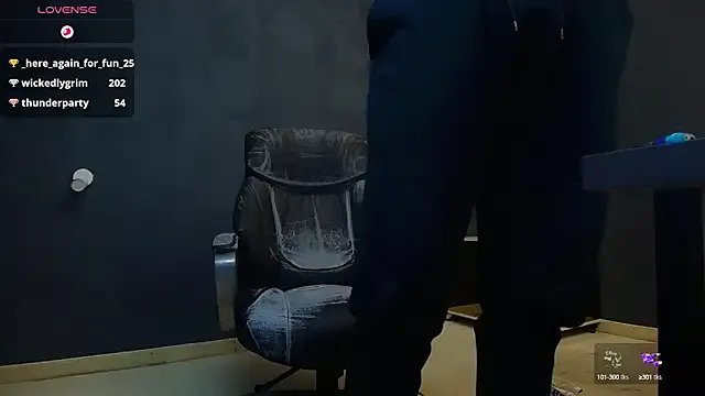 EnzoRace on StripChat