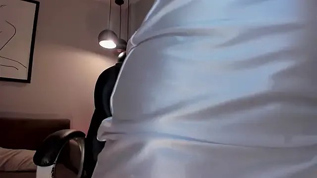 ErikaBenz_ on StripChat