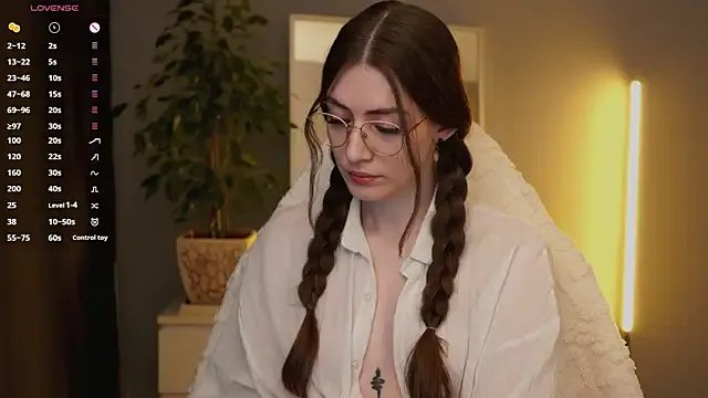 Ester_Hill on StripChat