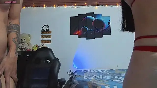 ethan_chloeee on StripChat