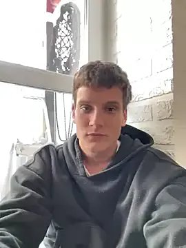 ETHAN_MOORE on StripChat