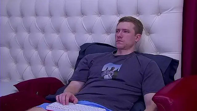 EthanPinkman on StripChat