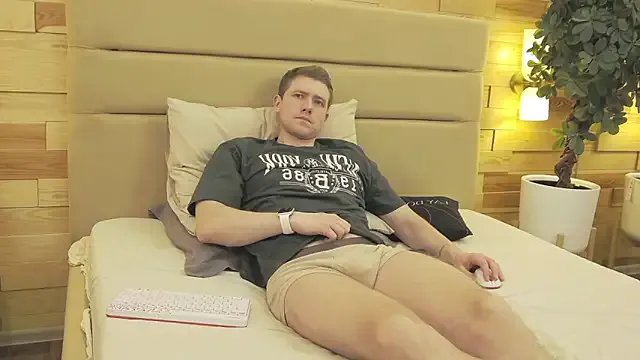 EthanPinkman on StripChat