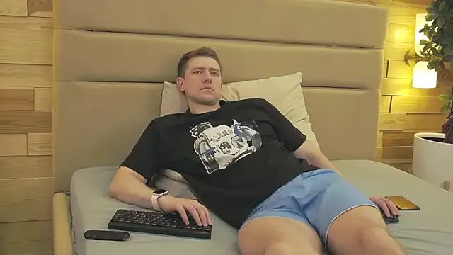 EthanPinkman on StripChat