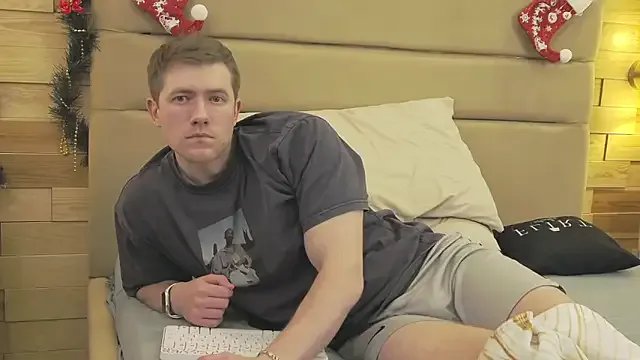 EthanPinkman on StripChat