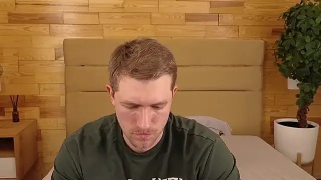 EthanPinkman on StripChat