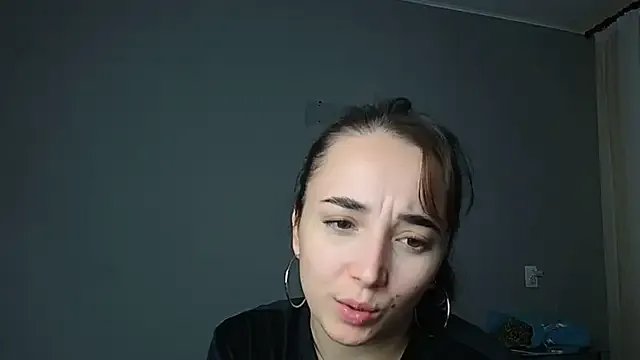 Eva_Gloryy on StripChat
