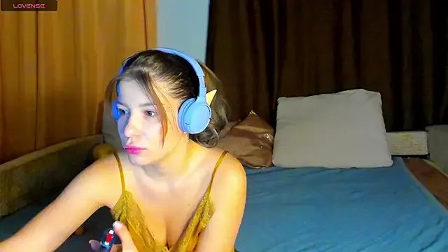 Eva_purrr_ on StripChat