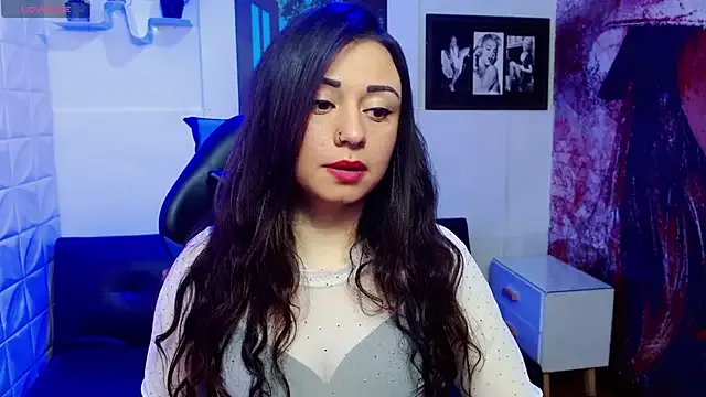 Eva_Roussell on StripChat