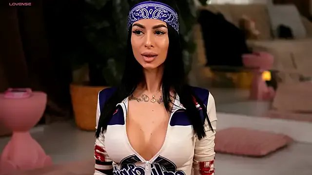 EvaAmanti — Make my legs shake crazy