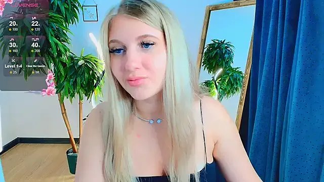 Evacadooo on StripChat