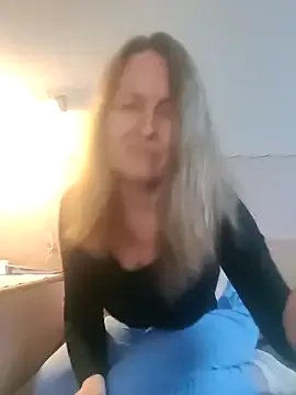 Evelina_cute on StripChat