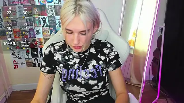 EvelinaLuu on StripChat
