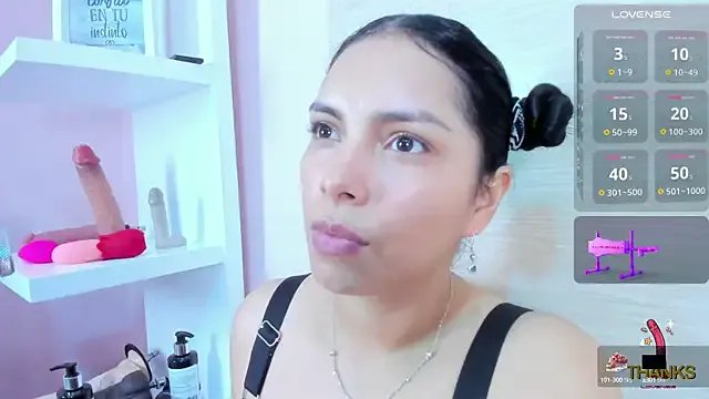 evelinn_belen on StripChat