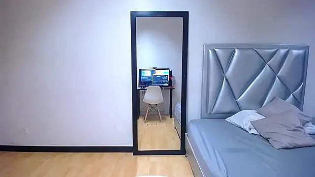 exotic_karmella on StripChat