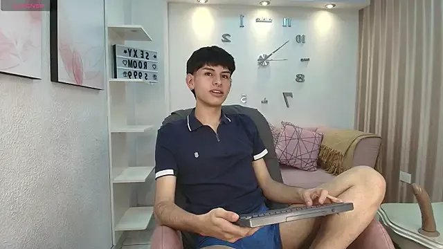 Ezra_Storm on StripChat