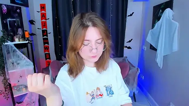 Freechat fairy_tara on StripChat