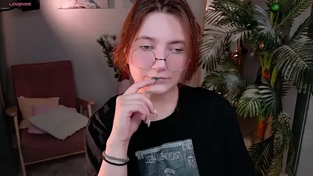 Freechat fairy_tara on StripChat