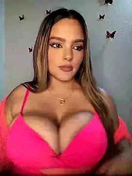 Faith_madison18 on StripChat