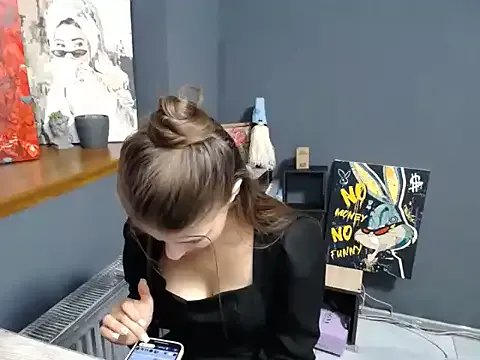 felicity_gold on StripChat