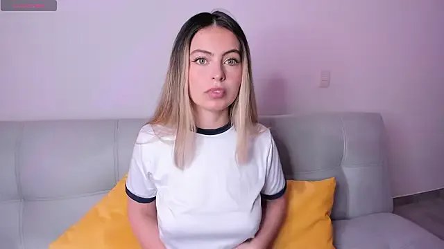 Fernanda_aaaa — Suck finger with saliva 