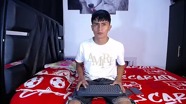 Fernandoo_Oficial on StripChat