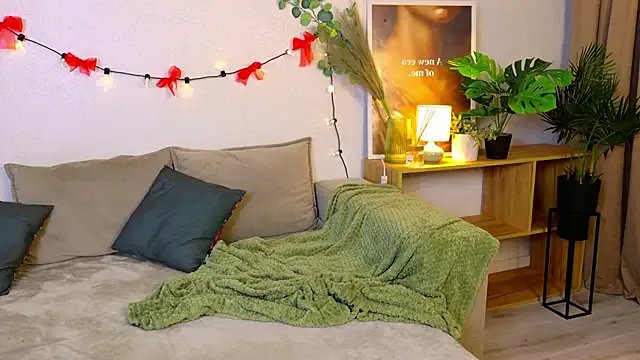 FieryPolly on StripChat