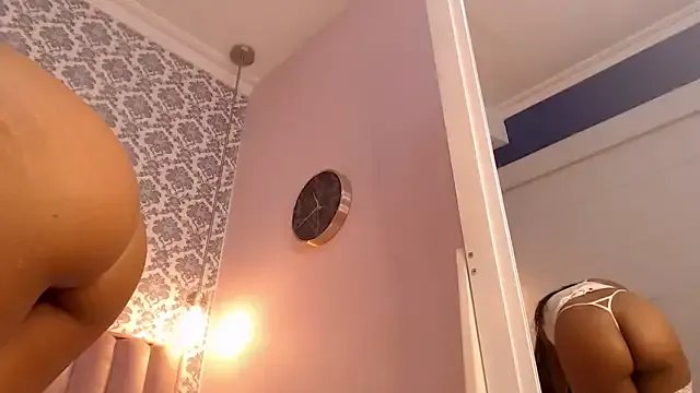 FiorellaRains on StripChat