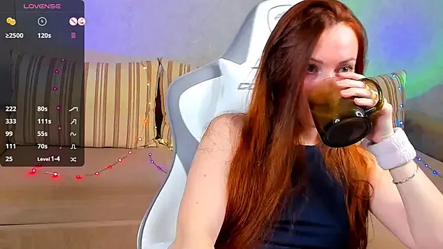 FlamyGold on StripChat