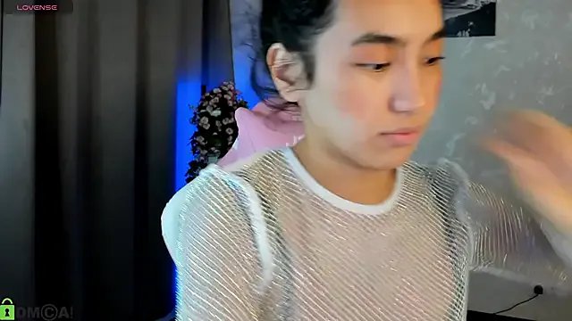 FlirtyAura on StripChat