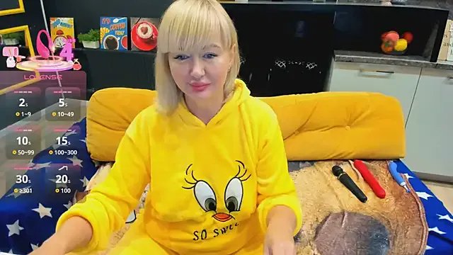 Freechat FlirtyMary on StripChat